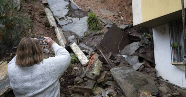 La Nación / Un deslave deja 22 fallecidos