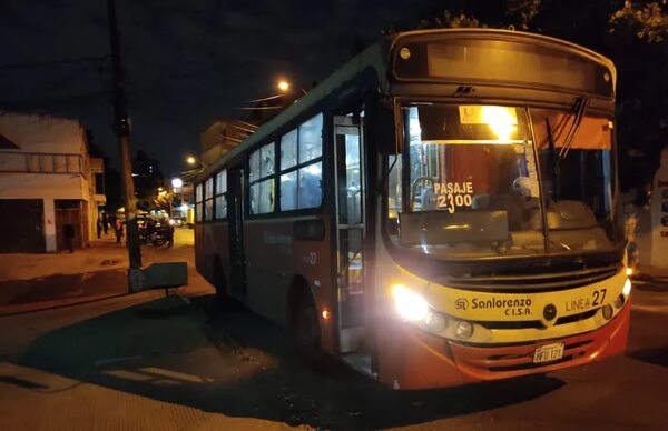Bus de la línea 27 arrolló a una pasajera en Asunción - Policiales - ABC Color