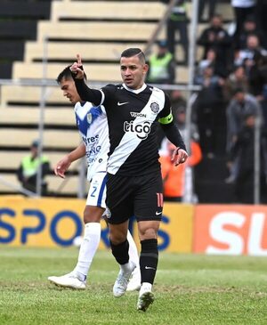 Olimpia gana y queda al acecho - Fútbol - ABC Color