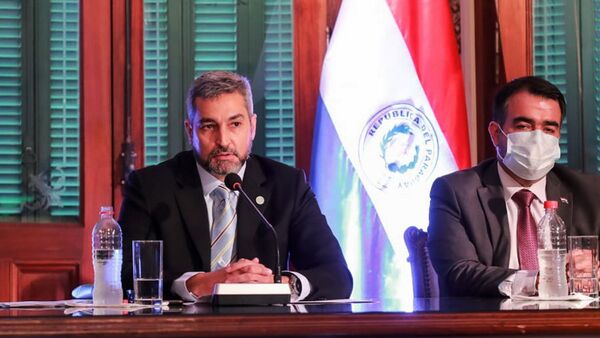 Ejecutivo y gremios empresariales buscan frenar "voraces" aumentos
