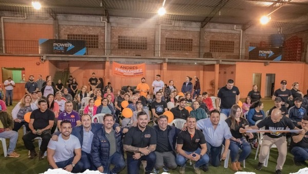 Dani Mujica presentó sus propuestas a pobladores del barrio Santa Ana - La Clave