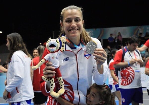 ¡Rendidos ante la majestuosa Paola Ferrari!