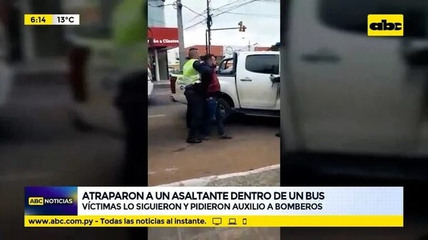 Atraparon a un asaltante dentro de un bus - ABC Noticias - ABC Color