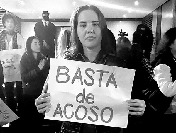 Periodista de televisión que denunció acoso fue desvinculada · Radio Monumental 1080 AM