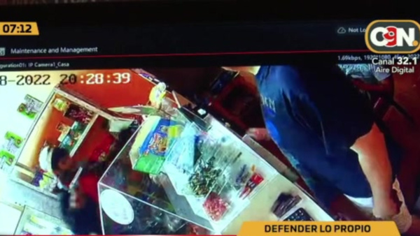 Abuelos frustran asalto de solitario delincuente - C9N