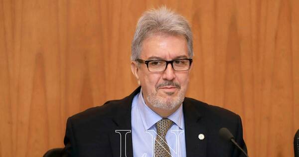 La Nación / “Si seguimos con este populismo vamos a llegar al aumento de impuestos”, advirtió titular de la UIP