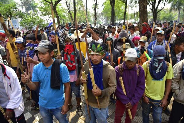 Indígenas empiezan a llegar a Asunción para presentar sus reclamos a las autoridades - ADN Digital