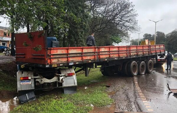 Séxtuple choque deja una lesionada en Ciudad del Este - ABC en el Este - ABC Color