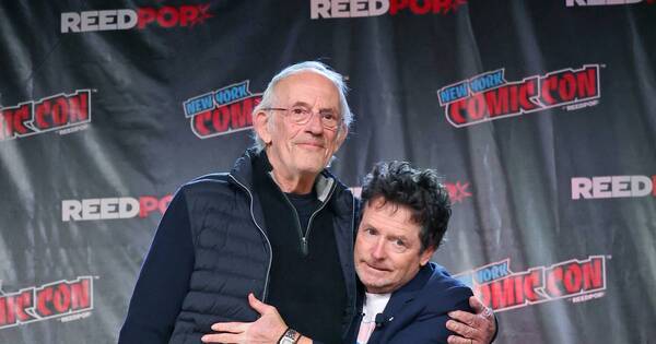 La Nación / Abrazo en el “futuro”: Michael J. Fox y su lucha contra el párkinson