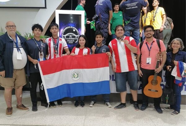 ¡Jóvenes brillan adentro y afuera! Paraguay también conquista medallas en astronomía