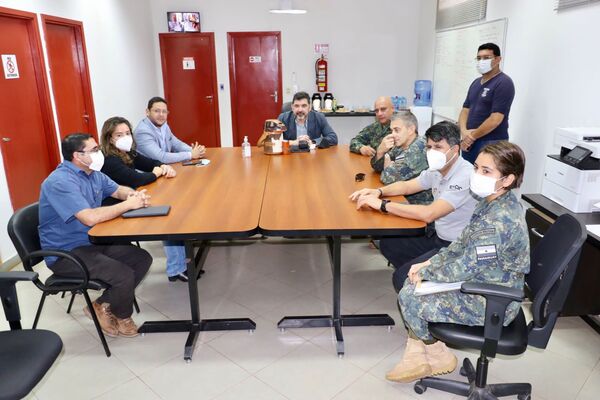 Comisión de DD.HH del Senado visitó a FTC y familiares de secuestrados | 1000 Noticias