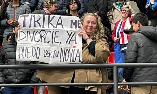 Doña se le ofreció a Tirika “Me divorcié y ya puedo ser tu novia”
