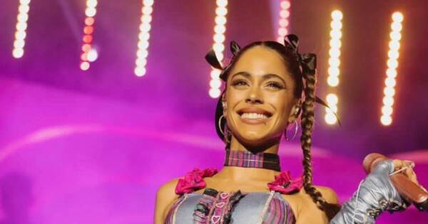 La Nación / Tini fue cupido de una pareja brasileña que se comprometió en medio de su show