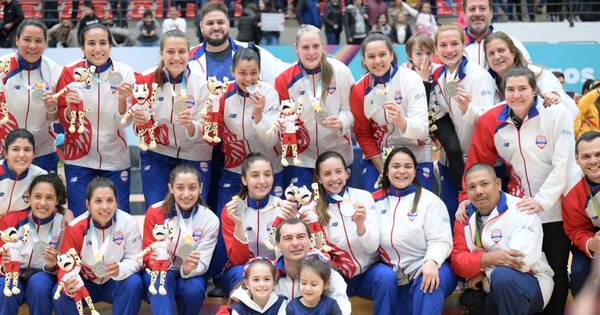 La Nación / “Ganaron todo, unieron a un país entero”: celebran impacto de Pao Ferrari y sus guerreras del básquet