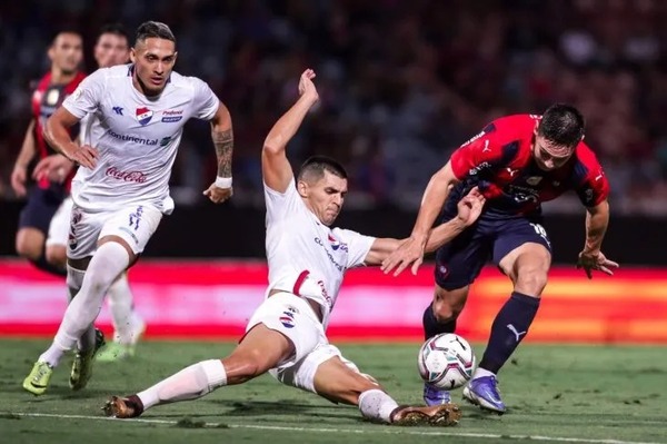 Choque de punteros en el Arsenio Erico