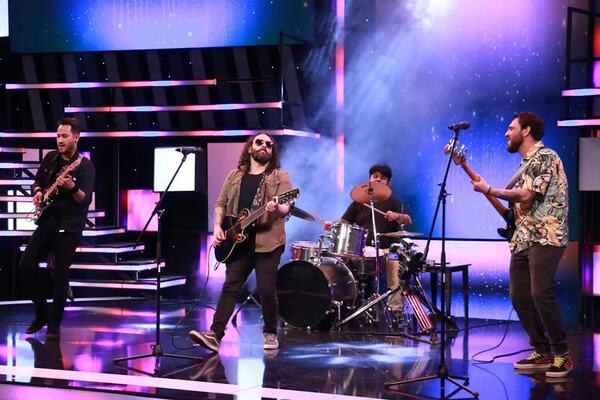 La espectacular presentación de Salamandra en “Rojo” - Paraguaype.com