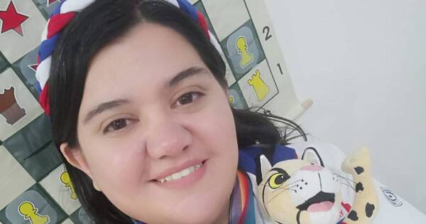 La Nación / “La vida me sonrió, solo faltabas vos mamá”, dijo Gabriela Vargas, con tres medallas en ajedrez