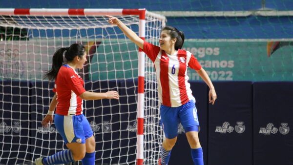Contundente debut de las chicas en Futsal
