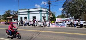 Jueza notifica a manifestantes que reclaman transparencia municipal en Caapucú - Nacionales - ABC Color