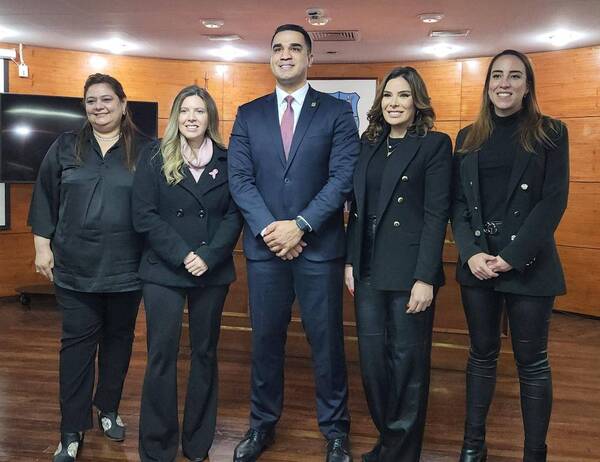 Crónica / Por unanimidad: Luifer fue reelecto como presidente de la Junta Municipal de Asunción