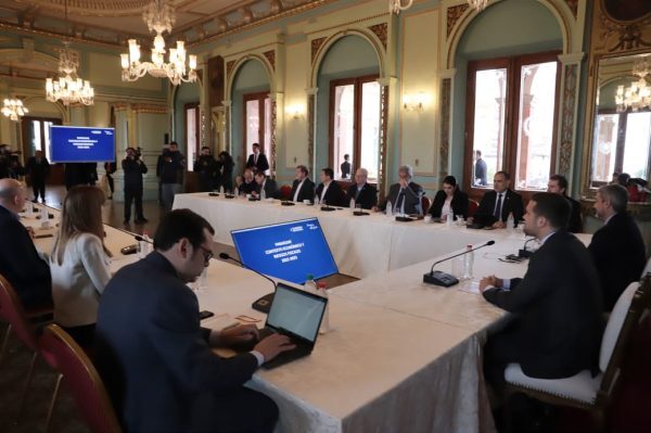 Coinciden en que aumentos presupuestarios pondrían en riesgo la estabilidad económica