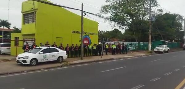 Cigüeñeros protestan contra monopolio - San Lorenzo Hoy