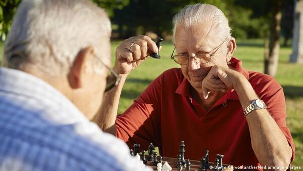 Estudio demuestra que los cerebros de los "superancianos" contienen "superneuronas"
