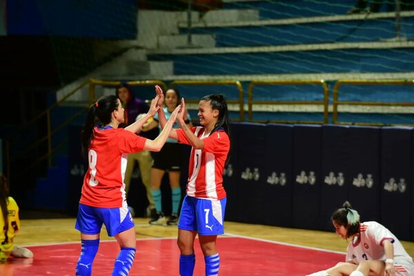 Juegos Suramericanos: Albirroja femenina de futsal debuta goleando - ADN Digital