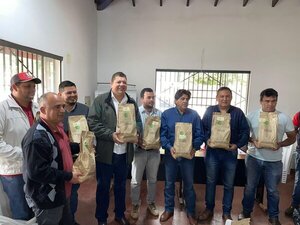 Diputado hizo entrega de semillas de sésamo para pequeños productores - Radio Imperio
