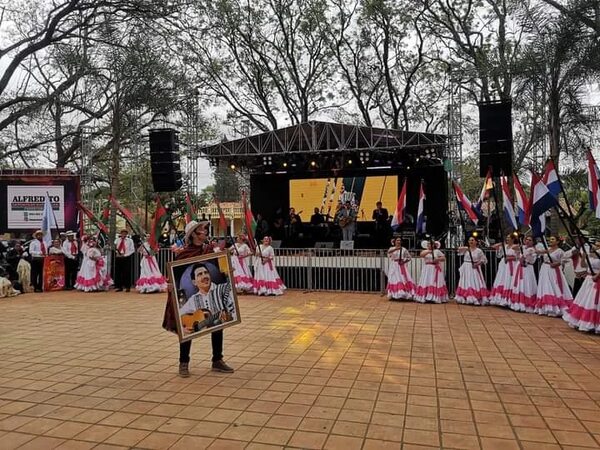 Rindieron homenaje a Luis Alberto del Paraná, en Altos - Nacionales - ABC Color