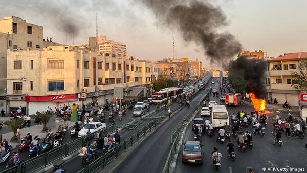 Irán: siguen protestas con huelgas y sentadas pese a represión