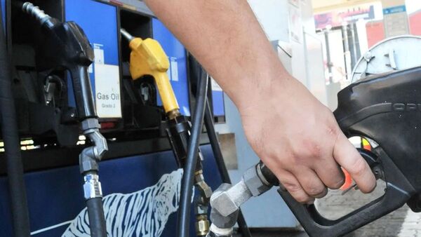 Combustibles volverían a subir entre 400 a 500 guaraníes por litro | 1000 Noticias