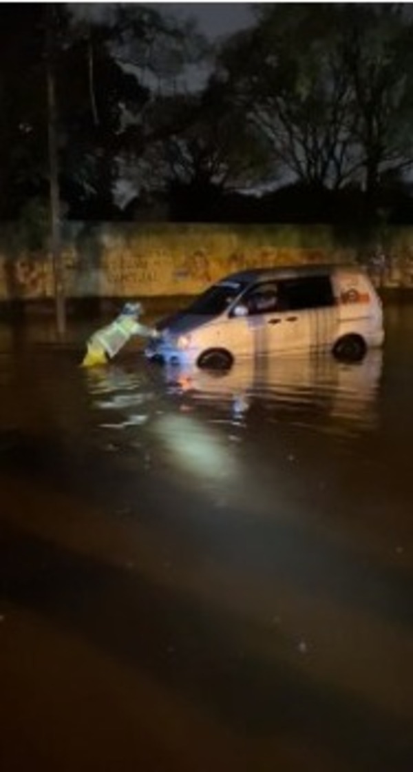 Piden evitar zonas inundadas