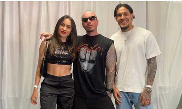 Gustavo Gómez y su doña conocieron a J Balvin