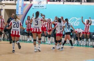 La selección paraguaya de handball lleva medalla de plata