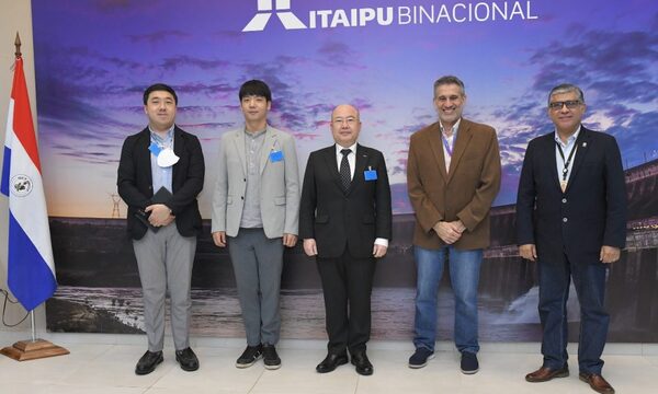 Comitiva oficial coreana expresa interés en energías renovables e industrias verdes durante visita al PTI