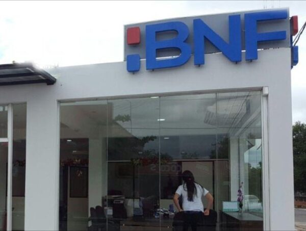 BNF ofrece compra de deudas solo para funcionarios públicos · Radio Monumental 1080 AM
