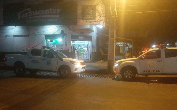 “Cliente” asalta una farmacia en Luque •