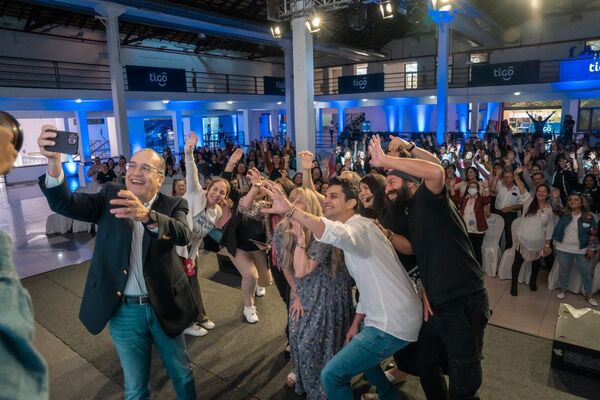 Tigo invita al Segundo Congreso de Maestros Conectados de Latinoamérica