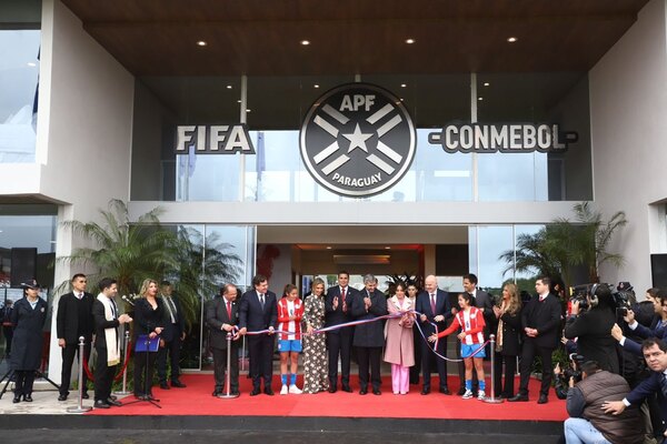 Se inauguró el CARFEM, la majestuosa nueva casa del fútbol femenino paraguayo