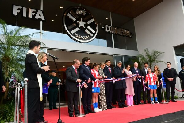 CARFEM se transforma en “epicentro del fútbol femenino paraguayo, sudamericano y mundial”, resalta FIFA | 1000 Noticias