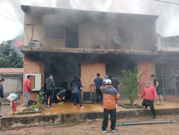 Incendio en el barrio Florida demostró que aún existe la solidaridad » San Lorenzo PY