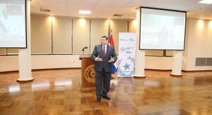 Viceministro de industria dictó charla sobre