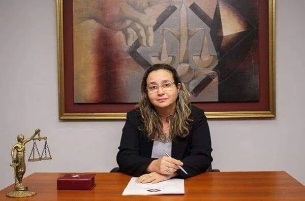 Enjuician a fiscala por supuestamente prestarse a aprietes de RGD - Nacionales - ABC Color