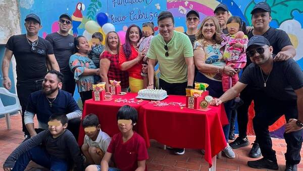 Crónica / [GALERÍA] Exvocalista de "Binomio de oro" llevó alegrón a los peques