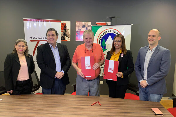 Aseguradora Tajy y Cooperativa Tupãrenda Ltda. firman convenio de cooperación - Revista PLUS