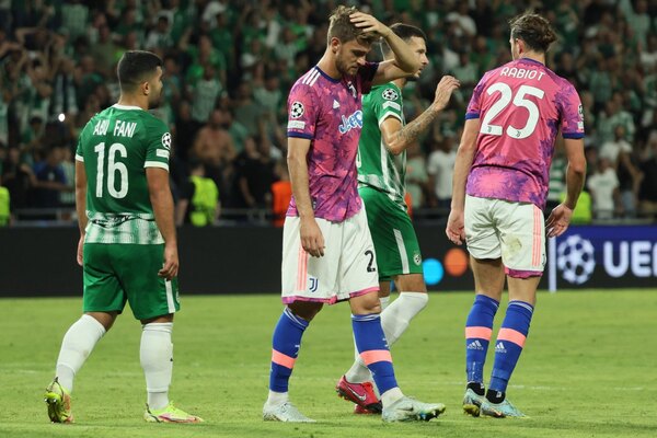 Juventus queda al borde del abismo luego de caer ante el Maccabi Haifa