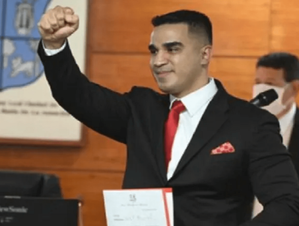 Reeligen por unanimidad a Luis Bernal como presidente de la Junta Municipal de Asunción · Radio Monumental 1080 AM