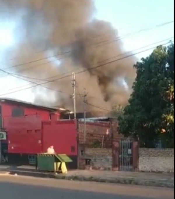 Incendio de gran proporción en Loma Pytá | 1000 Noticias
