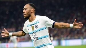 Chelsea se aprovecha de un Milan en inferioridad